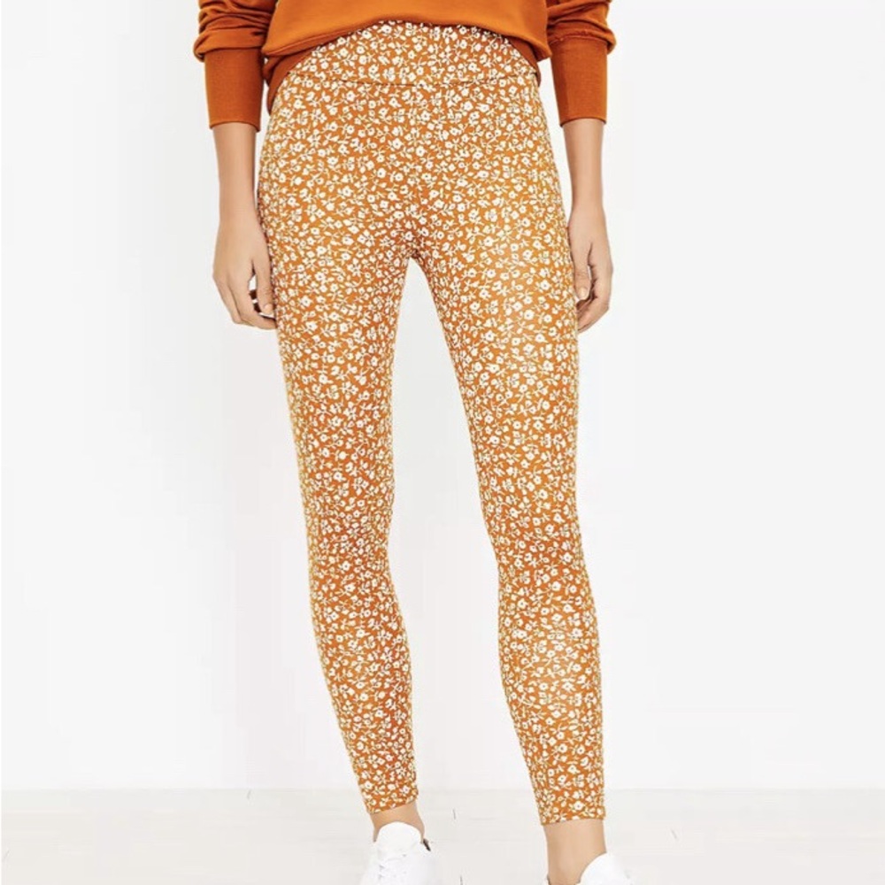 NWT Lou & Grey Ponte Knit Flower Leggings